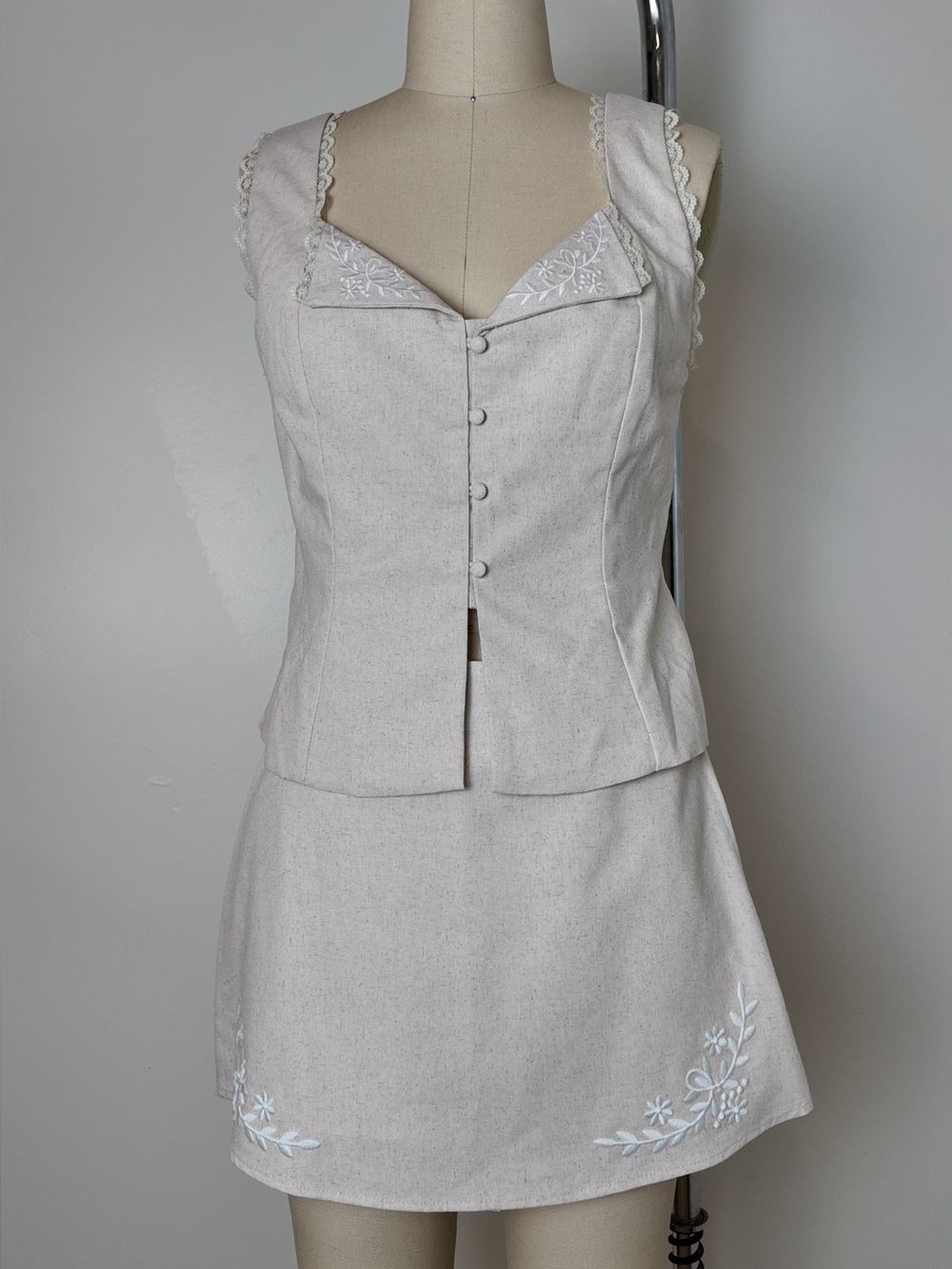 Ivory Embroidered Two-Piece Skirt Set - Picture 2 of 4